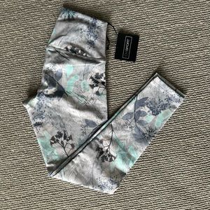NWT DYI legging